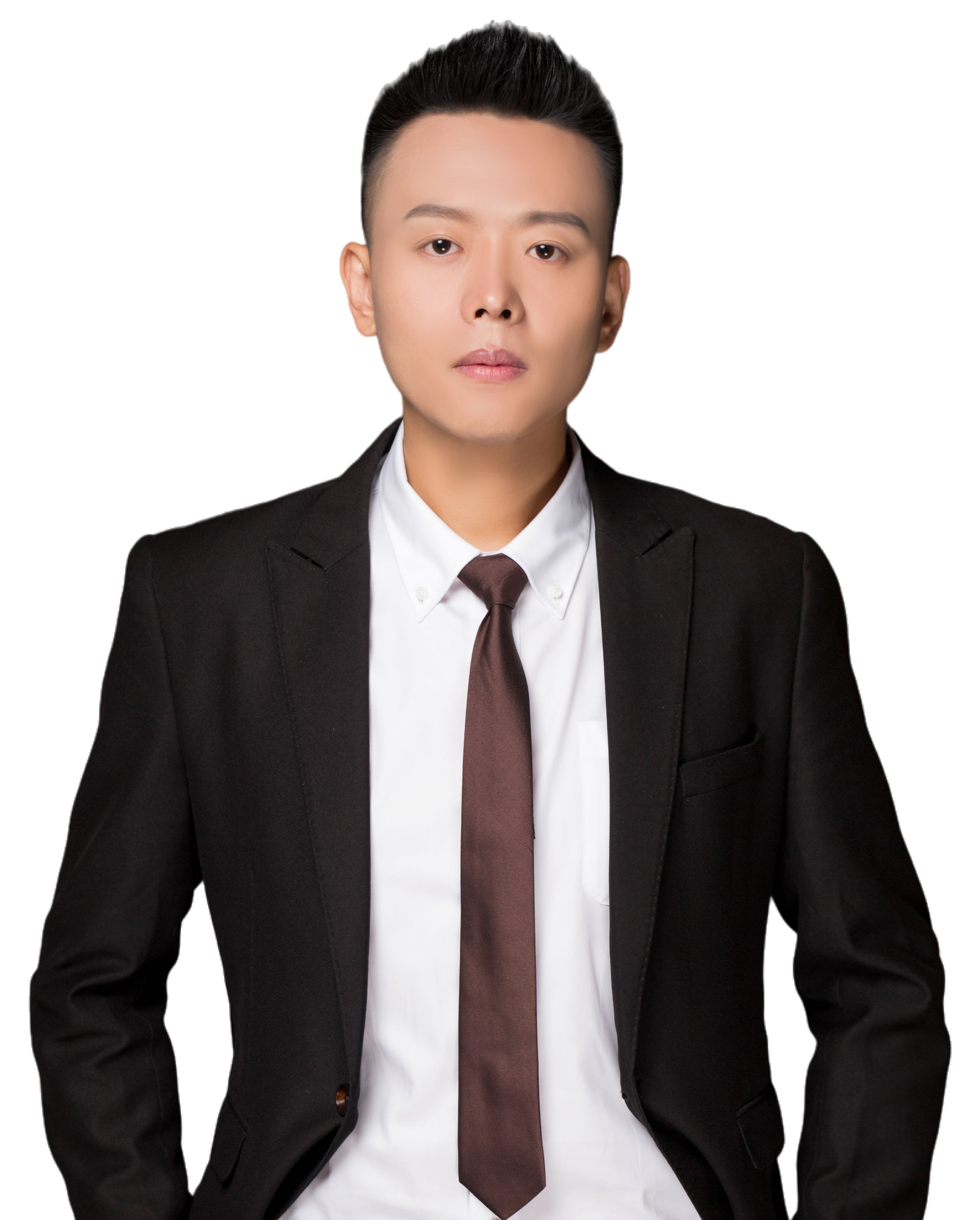 四十岁左右中年男性头像，穿白色衬衫，蓝色背景，正面微笑，明亮自然光